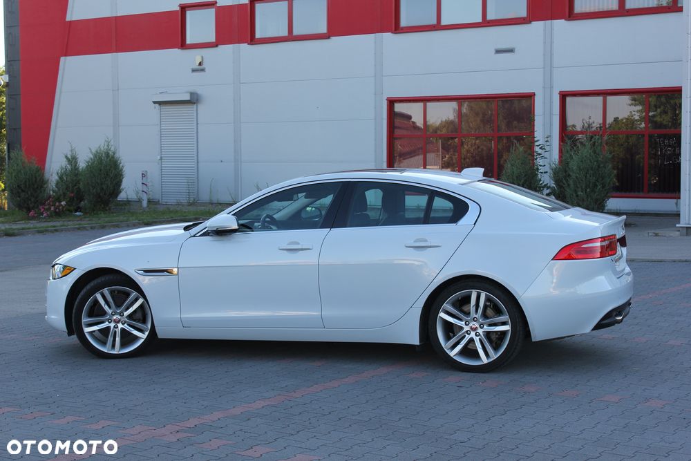 Jaguar XE S - 26