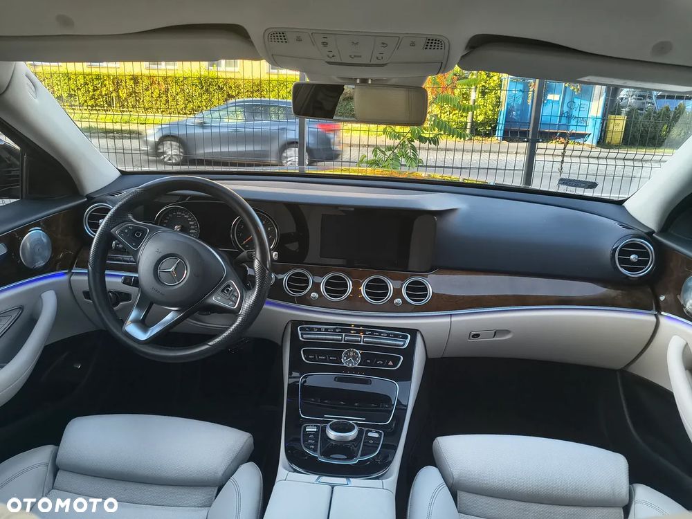 Mercedes-Benz Klasa E 200 9G-TRONIC - 16