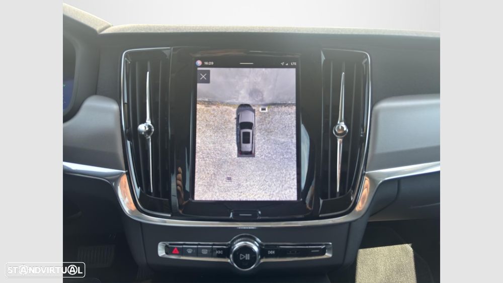 Volvo V90 2.0 T6 PHEV Plus Dark AWD - 13