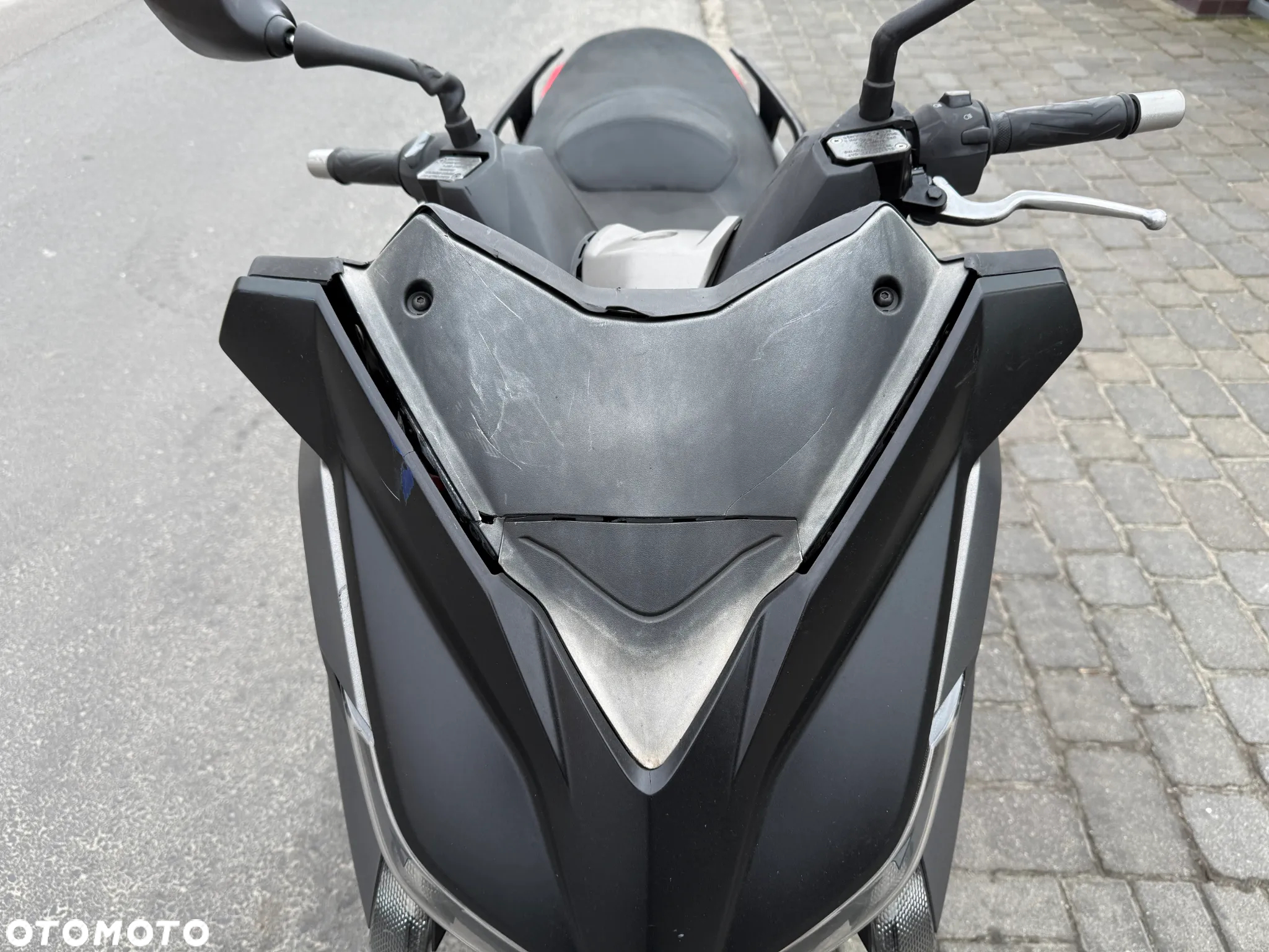 Yamaha X-max - 12