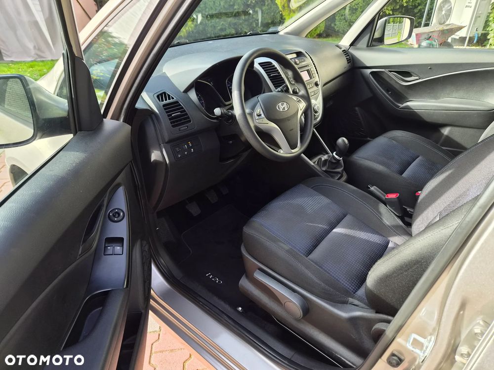 Hyundai ix20 - 21