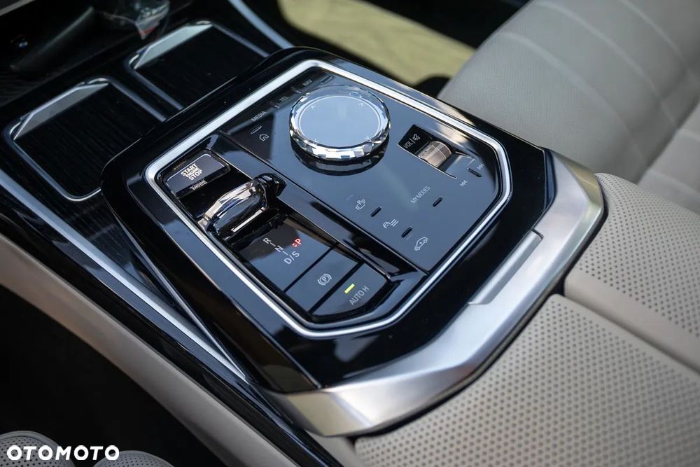 BMW Seria 7 740d xDrive mHEV Individual Edition sport - 24
