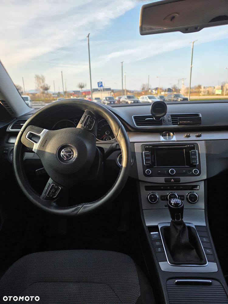 Volkswagen Passat 2.0 TDI Comfortline - 5