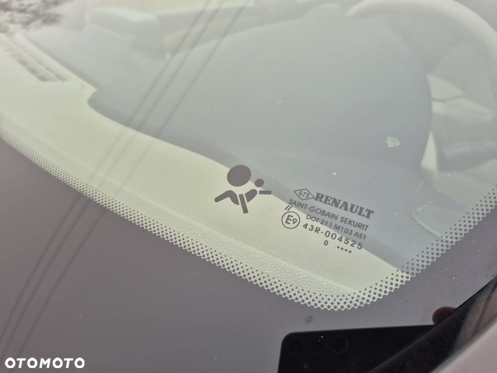 Renault Megane TCe 130 Night and Day - 24