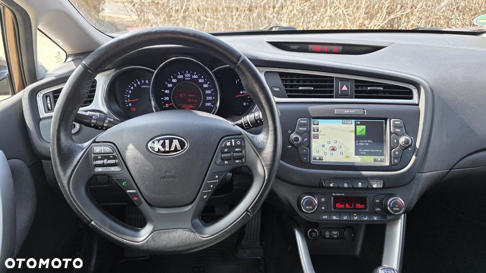 Kia Ceed 1.0 T-GDI ISG Dream-Team Edition - 19