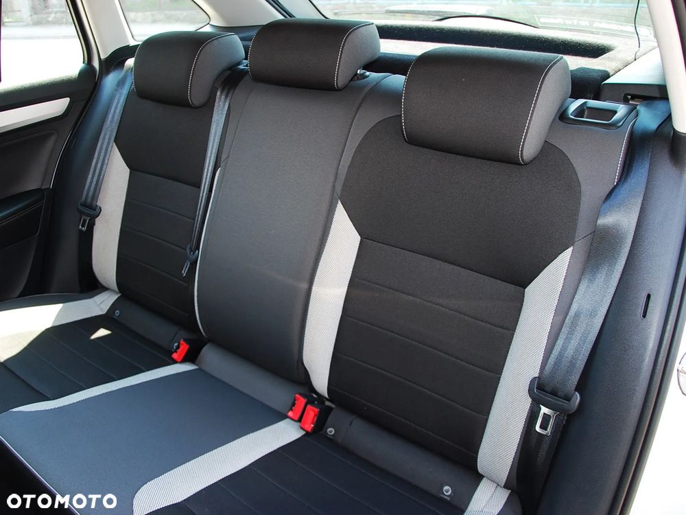 Skoda RAPID 1.0 TSI Ambition - 13