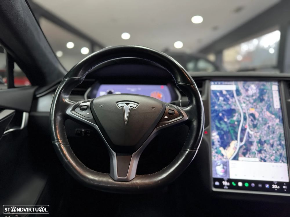 Tesla Model S - 12