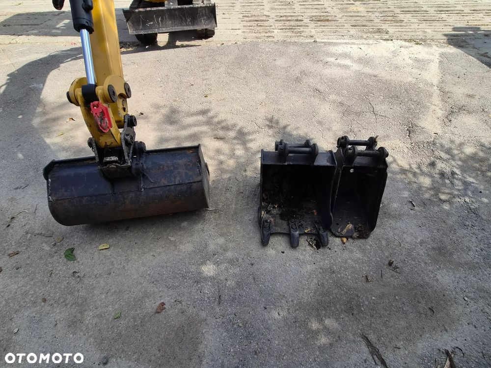 Caterpillar 301.5 CAB - 5