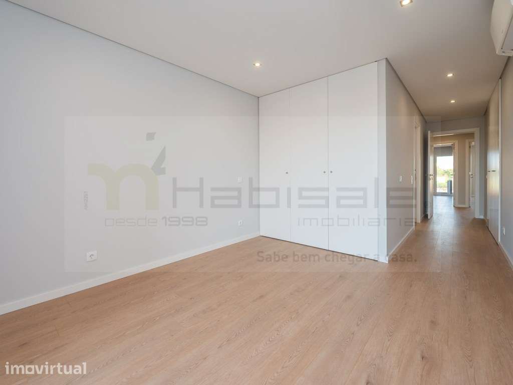 T3 Excelentes Acabamentos com Box Perto da Praia - Grande imagem: 2/22