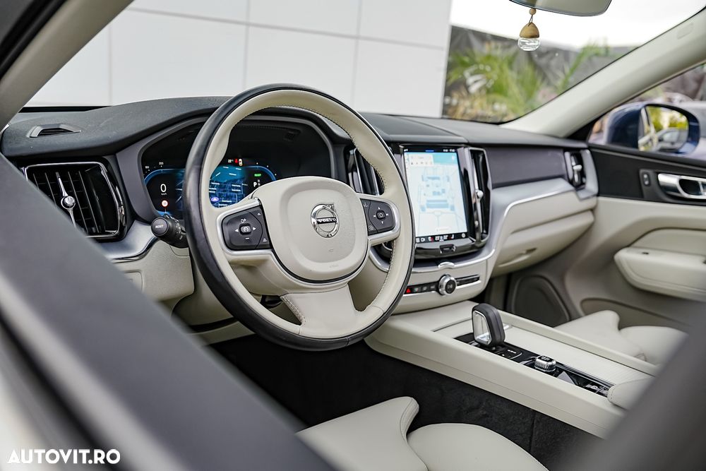 VOLVO XC60 2022 — imagine 3