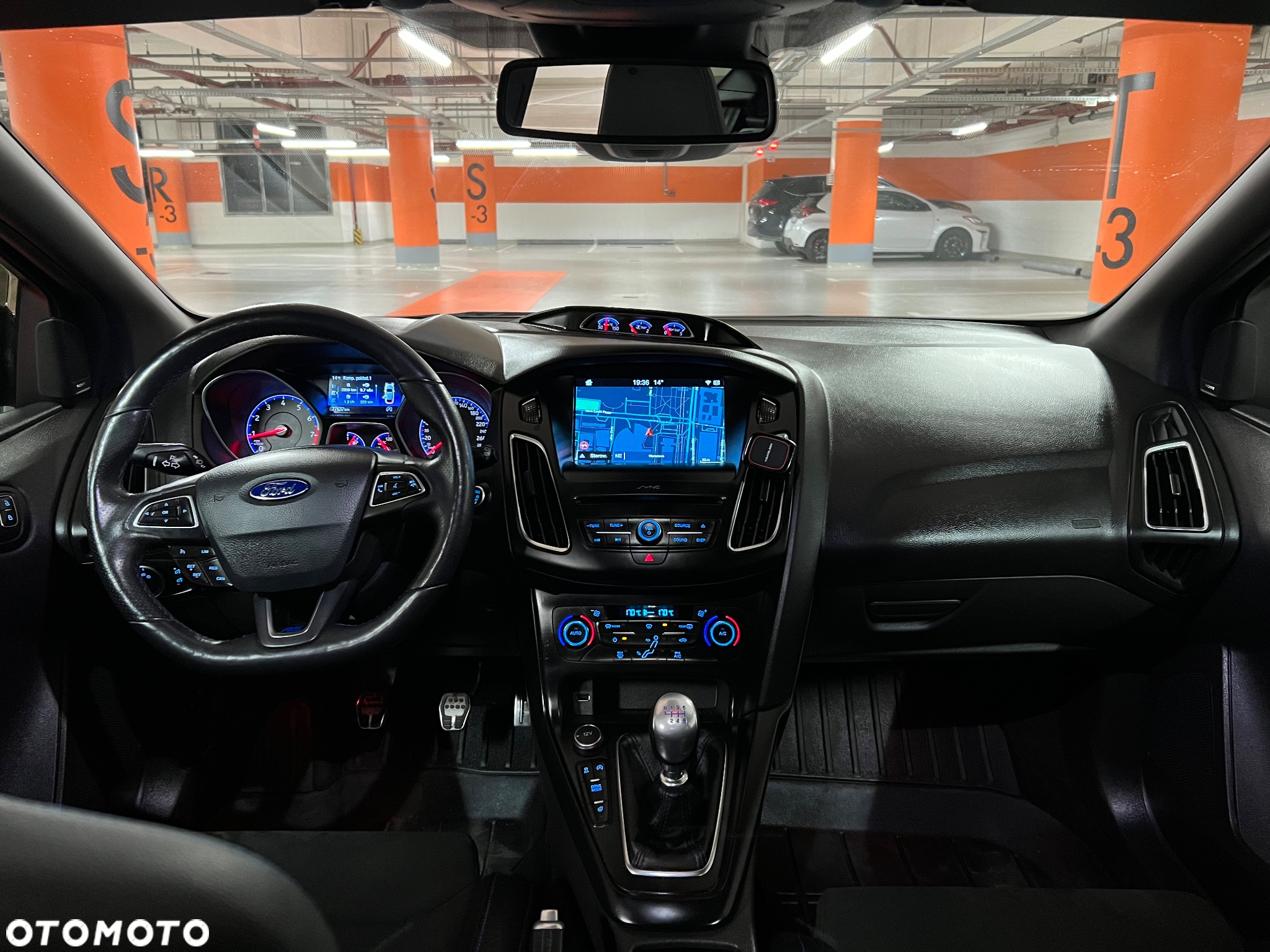 Ford Focus 2.3 EcoBoost RS - 14