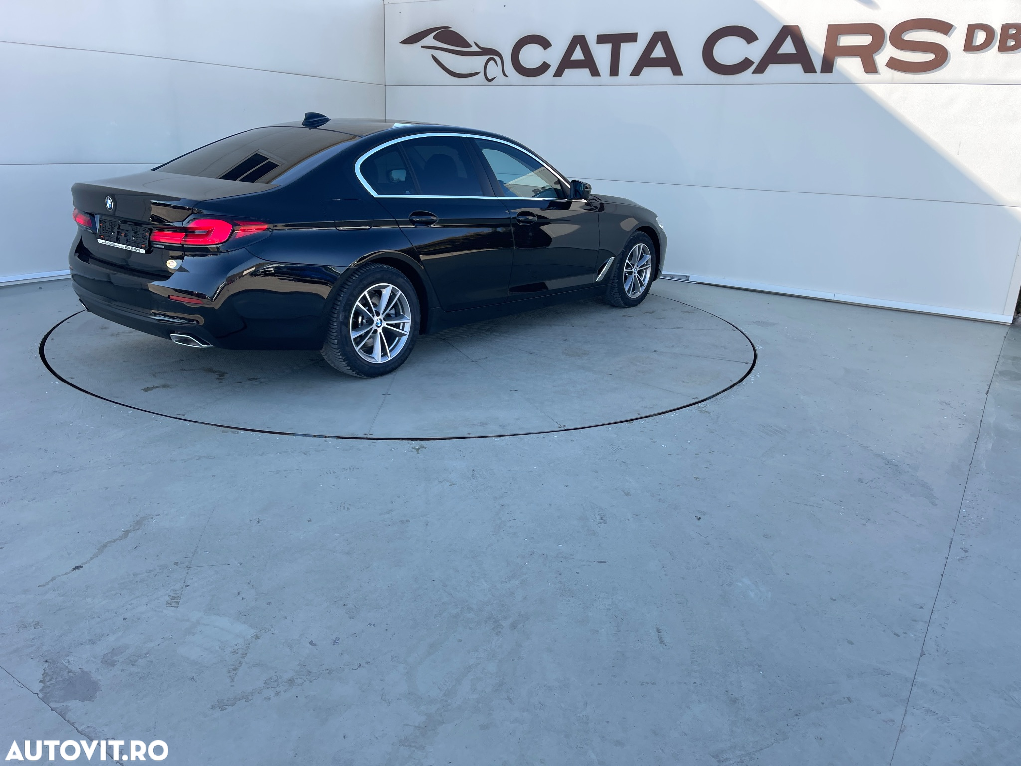 BMW Seria 5 520i AT MHEV - 15