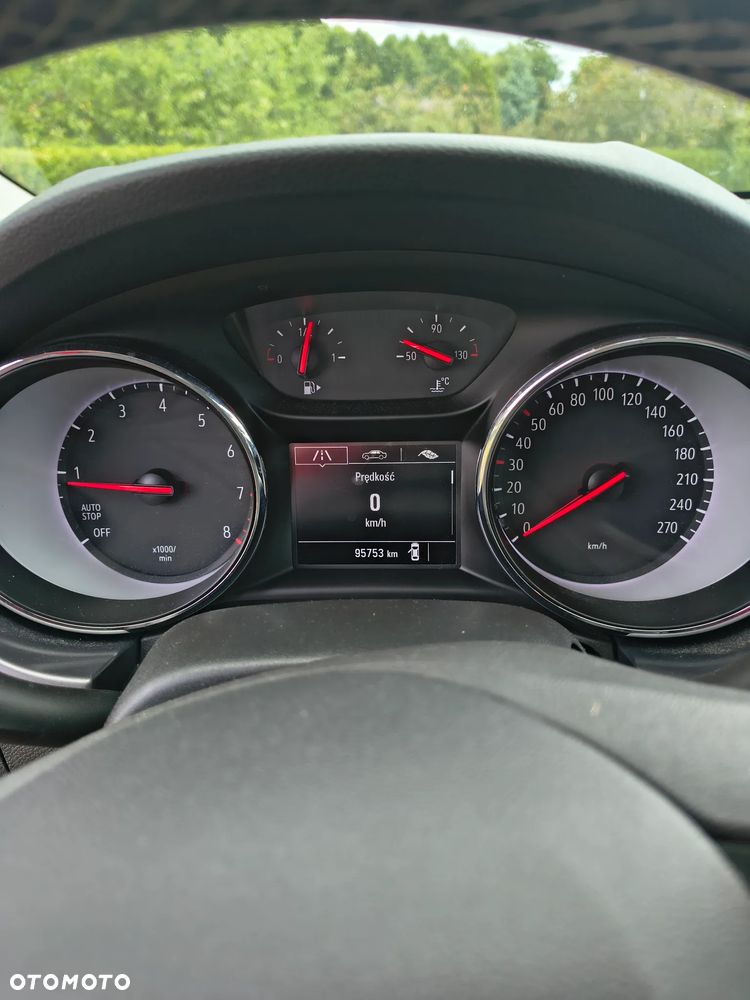 Opel Astra 1.2 Turbo Start/Stop Design&Tech - 11