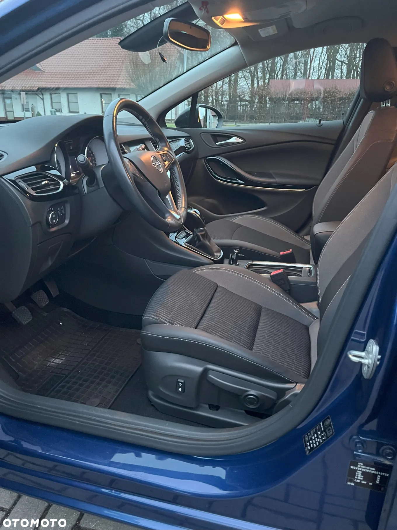 Opel Astra V 1.2 T Elegance S&S - 11