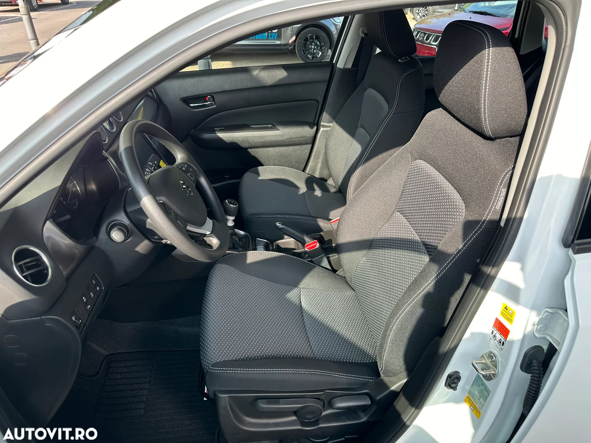 Suzuki Vitara 1.4 Boosterjet MHEV Cool - 12