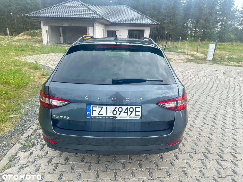 Skoda Superb 2.0 TDI DSG Ambition - 7