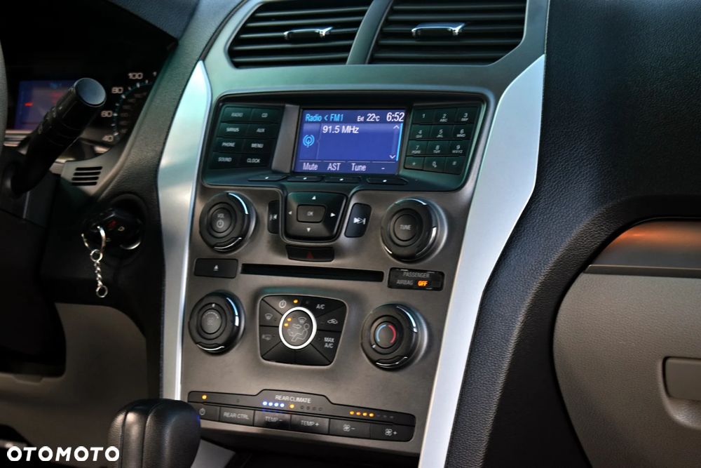 Ford Explorer - 34