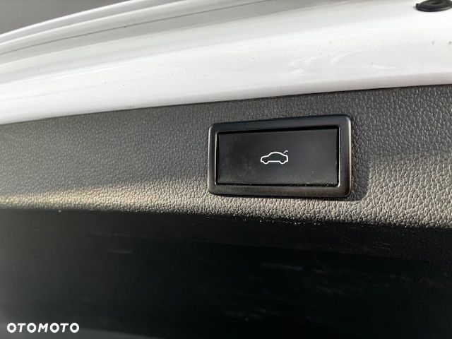 Skoda Superb 2.0 TDI L&K DSG - 12