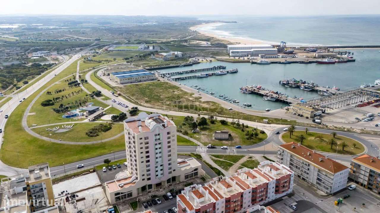 Loja com dois pisos - Renovada - 2 WC - Grande imagem: 4/23