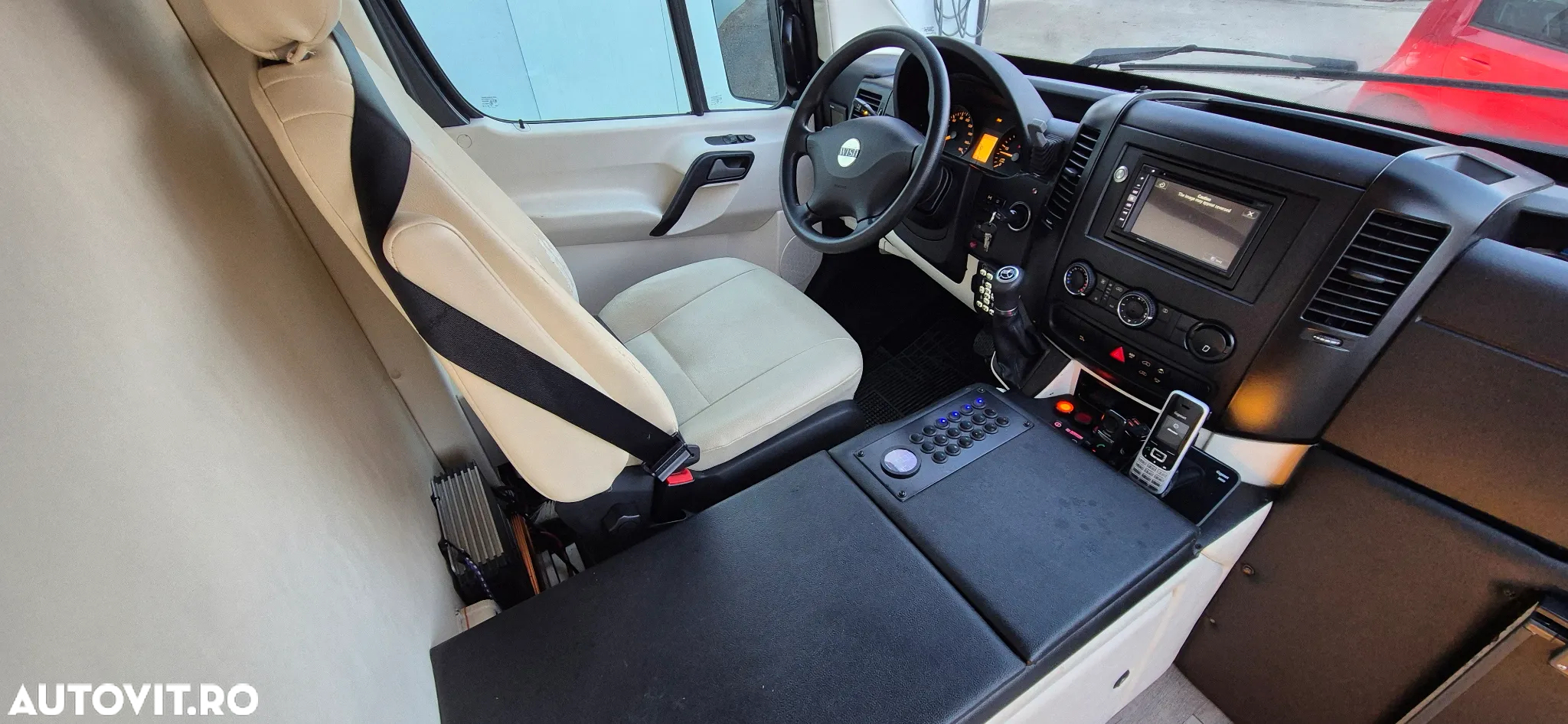 Mercedes-Benz Sprinter 319 CDI (BlueTec) 4x4 906.235 Aut. - 2