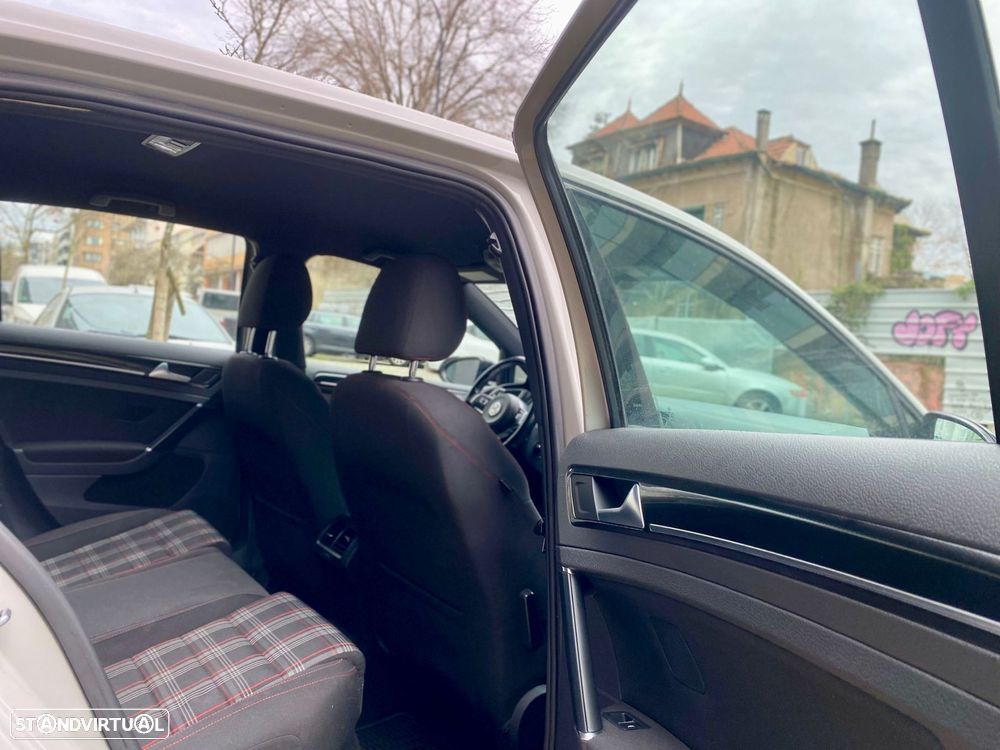 VW Golf 2.0 TSi GTi DSG - 15