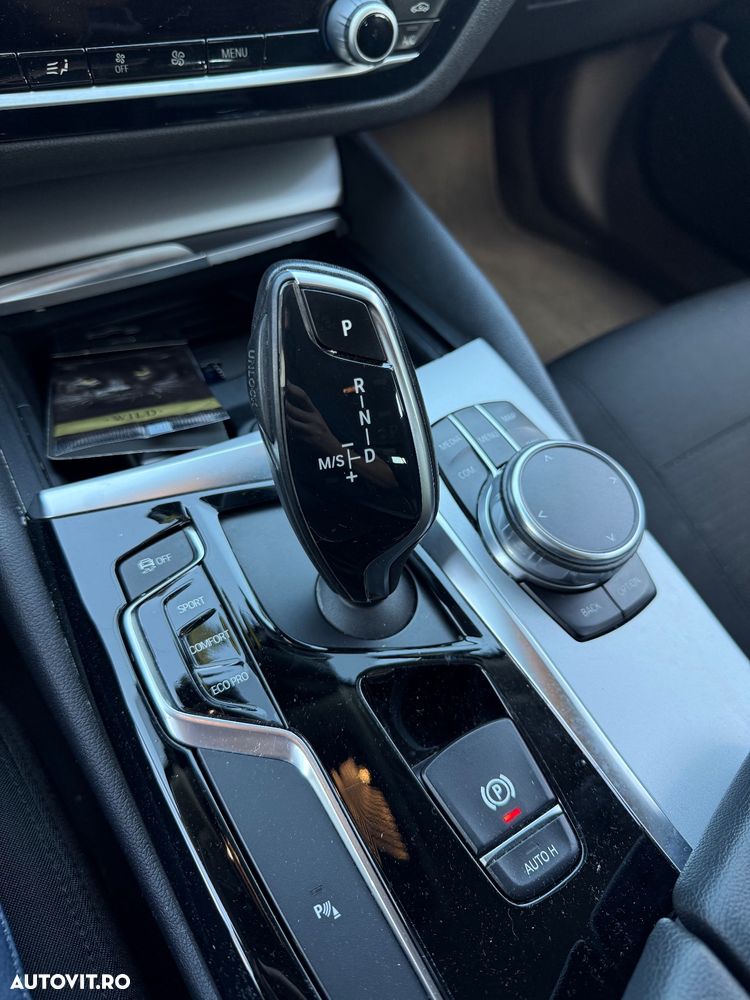 BMW Seria 5 520d xDrive Touring Aut. - 27