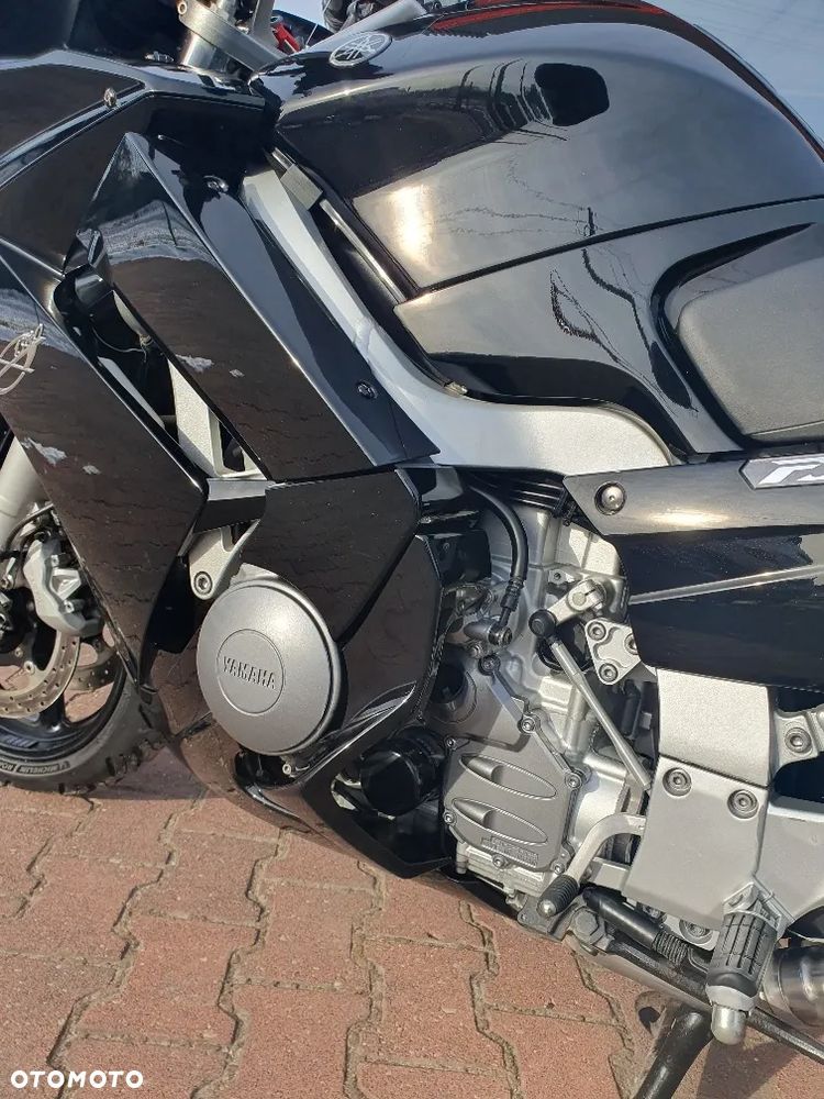Yamaha FJR - 24