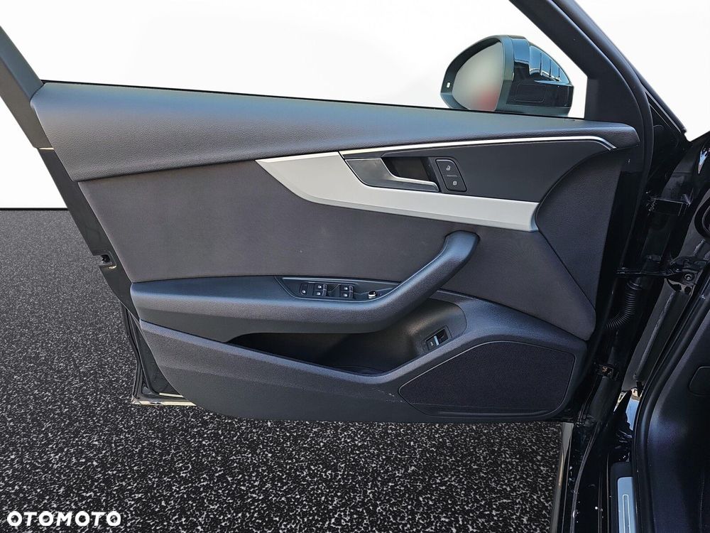 Audi A4 Limousine - 10