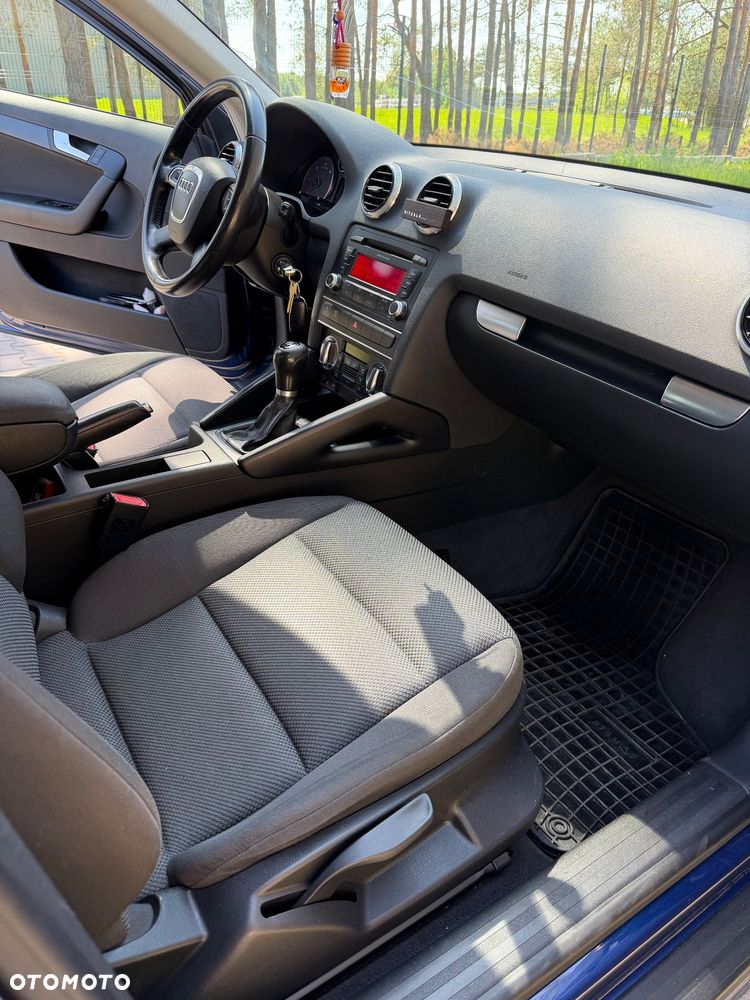 Audi A3 Sportback 2.0 TDI DPF Ambiente - 9
