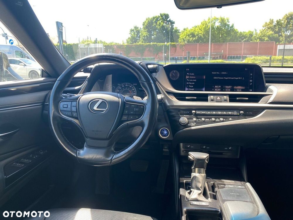 Lexus ES - 5