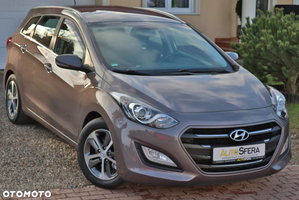 Hyundai i30 blue Kombi 1.6 GDi YES Gold - 1