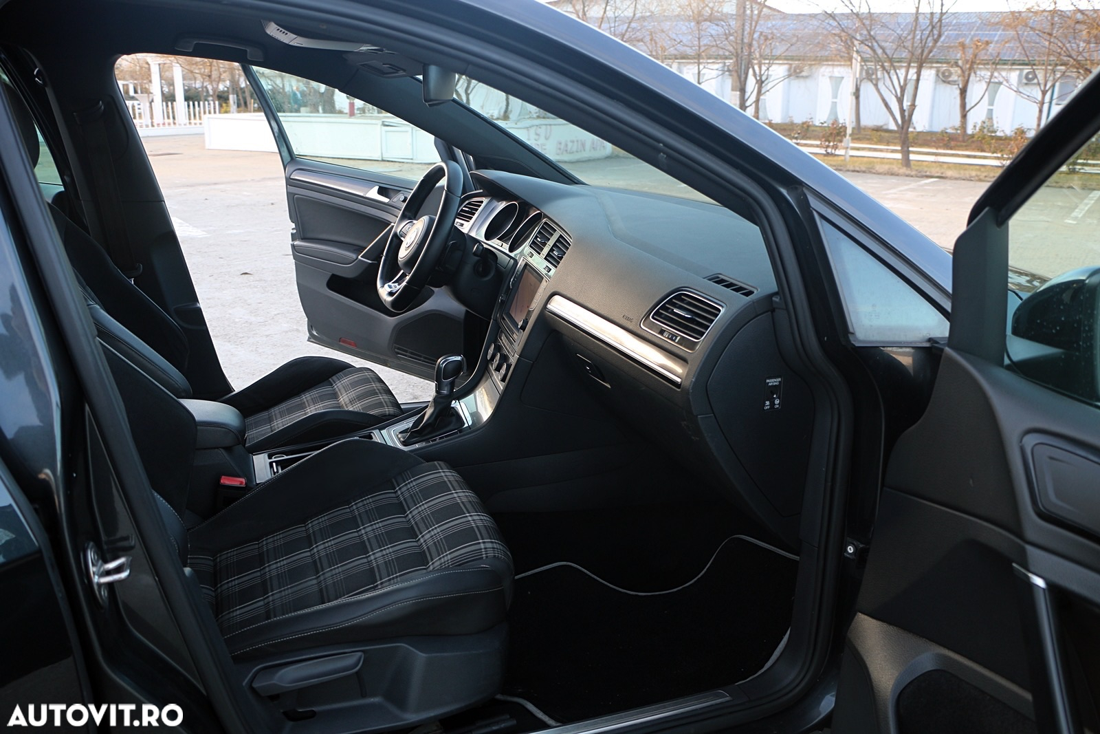 Volkswagen Golf 2.0 TDI DPF BMT DSG GTD - 13