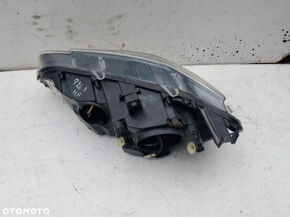 Lampa Prawa Bi Xenon skrętny BMW X6 e71 Europa Bdb.stan - 2