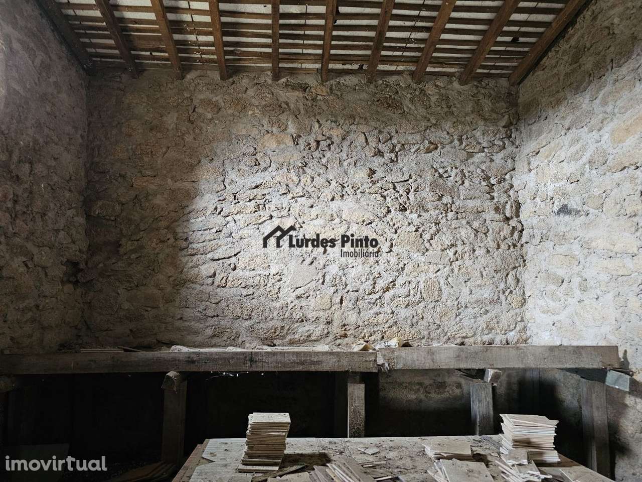 Quinta com construção em pedra - Grande imagem: 5/20