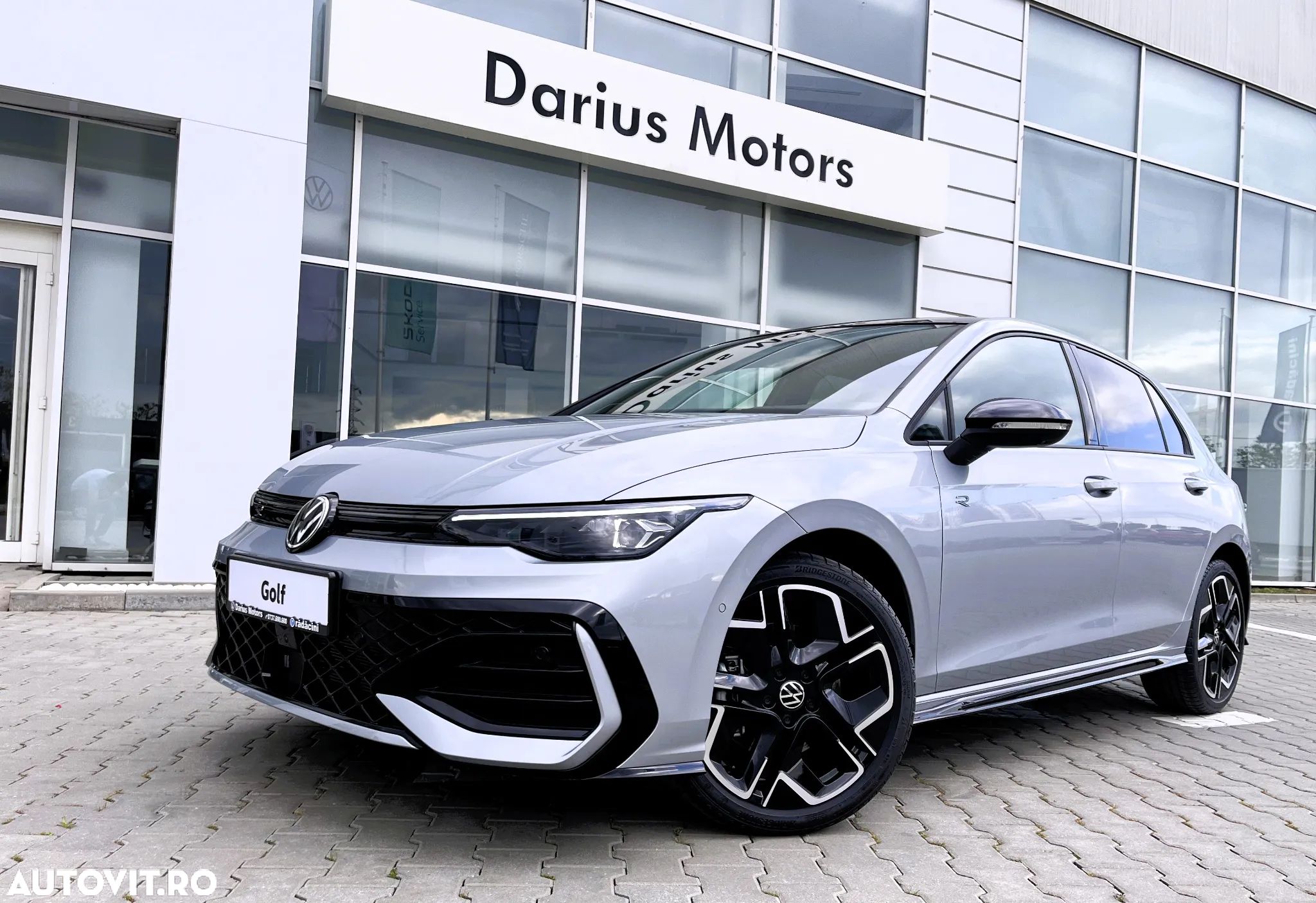 Volkswagen Golf 1.5 eTSI ACT DSG MHEV R-Line - 1