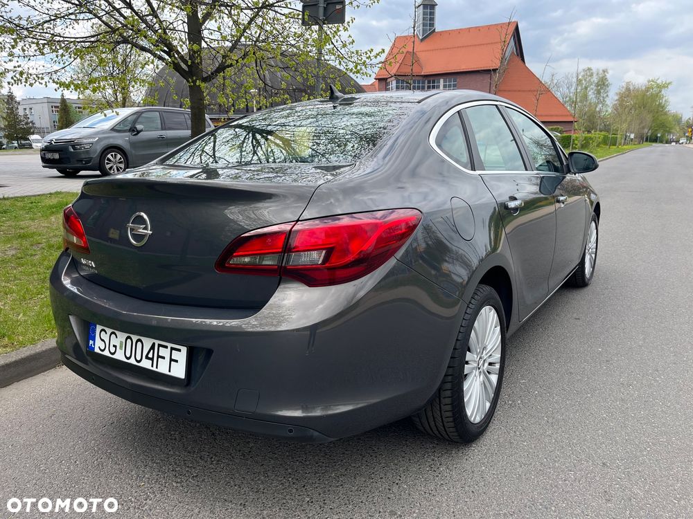 Opel Astra 1.4 Innovation - 4