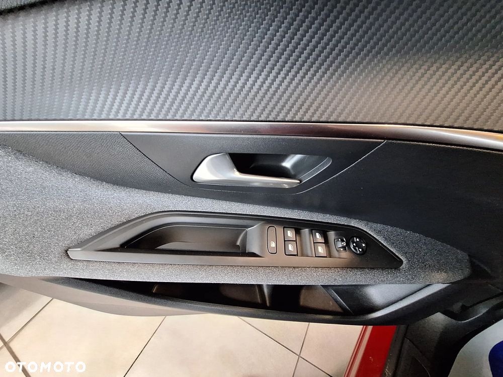 Peugeot 3008 1.2 PureTech GPF Active S&S EAT8 - 7