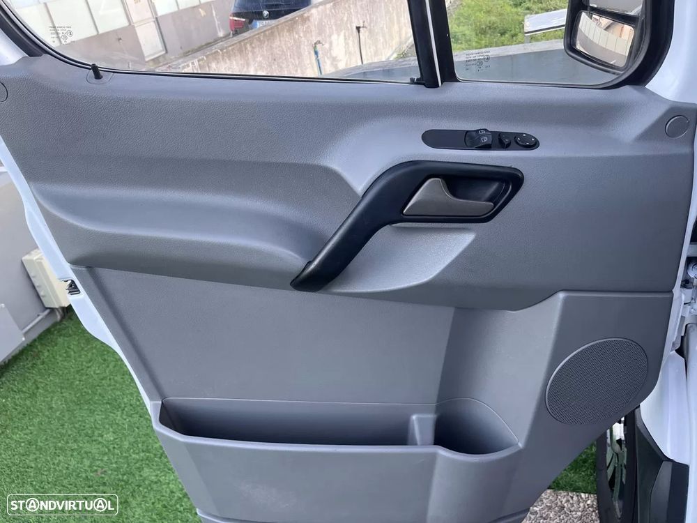 Mercedes-Benz sprinter 310 cdi longa automática - 20