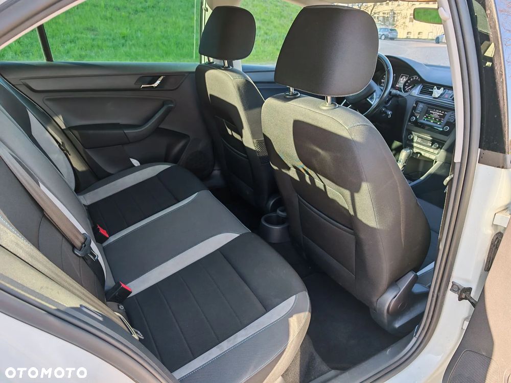 Skoda RAPID Spb 1.4 TSI Joy DSG - 13