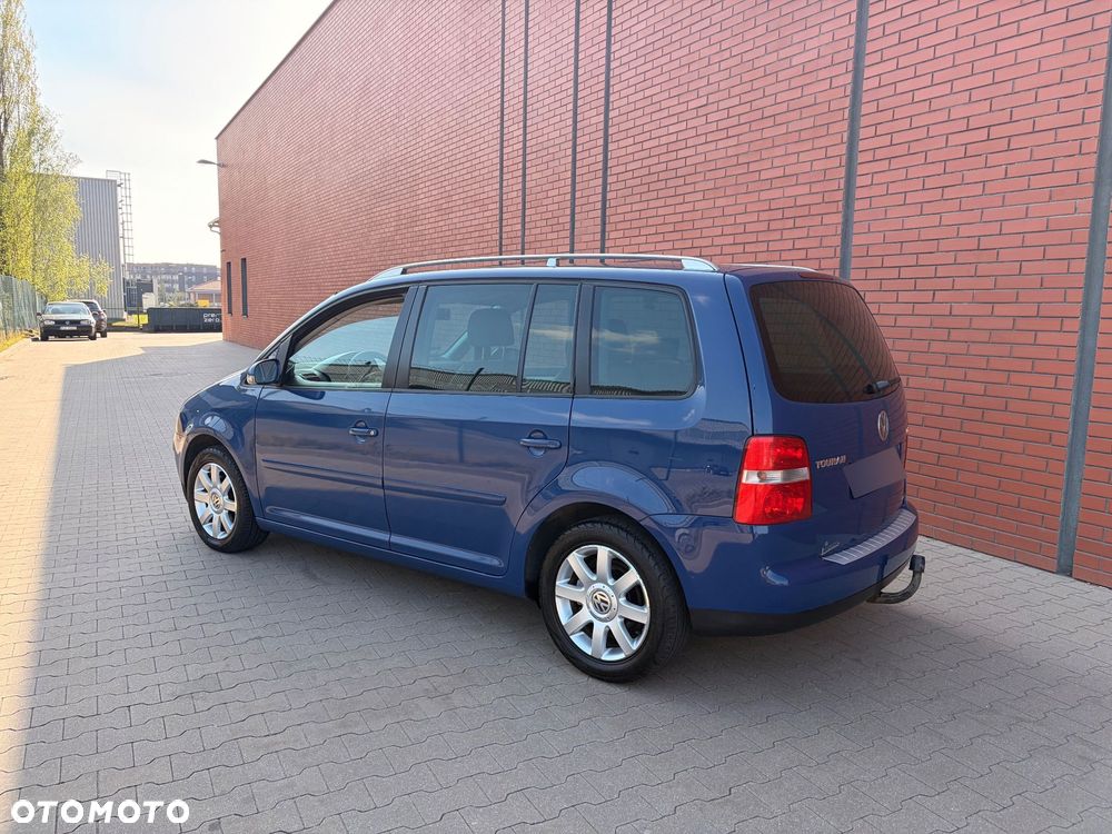 Volkswagen Touran - 2