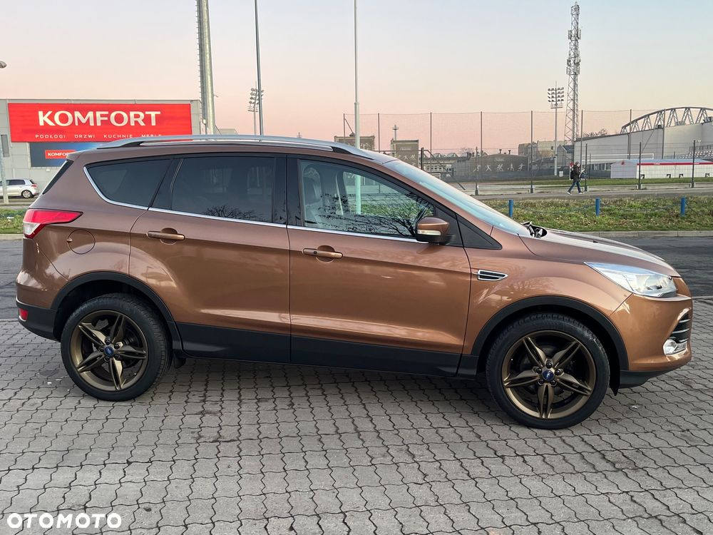 Ford Kuga 1.6 EcoBoost 2x4 Titanium - 10