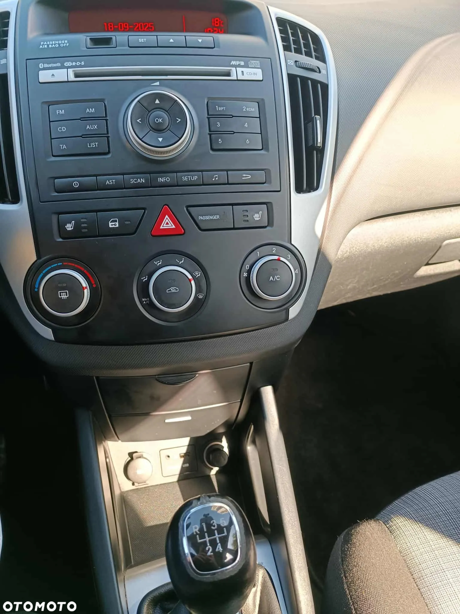 Kia Ceed - 13