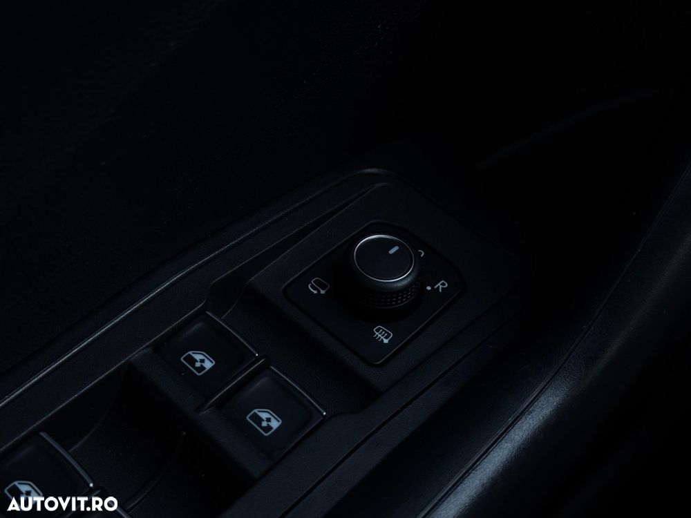 Volkswagen T-Roc - 21