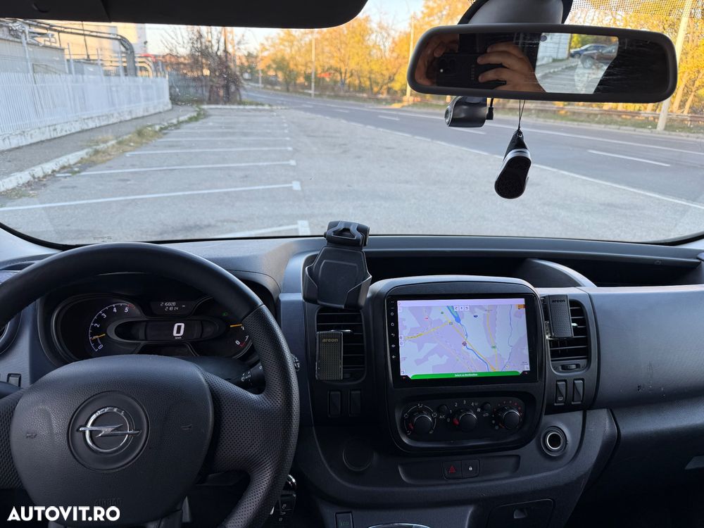 Opel Vivaro - 8
