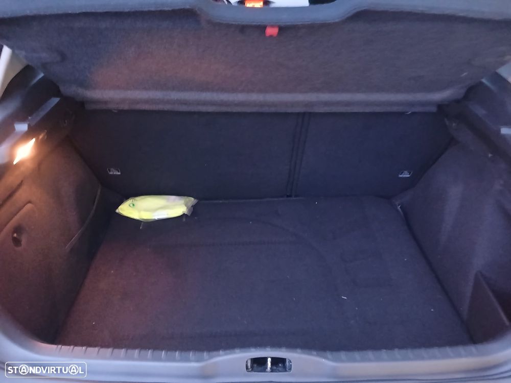 Peugeot 308 1.6 HDi Executive - 19