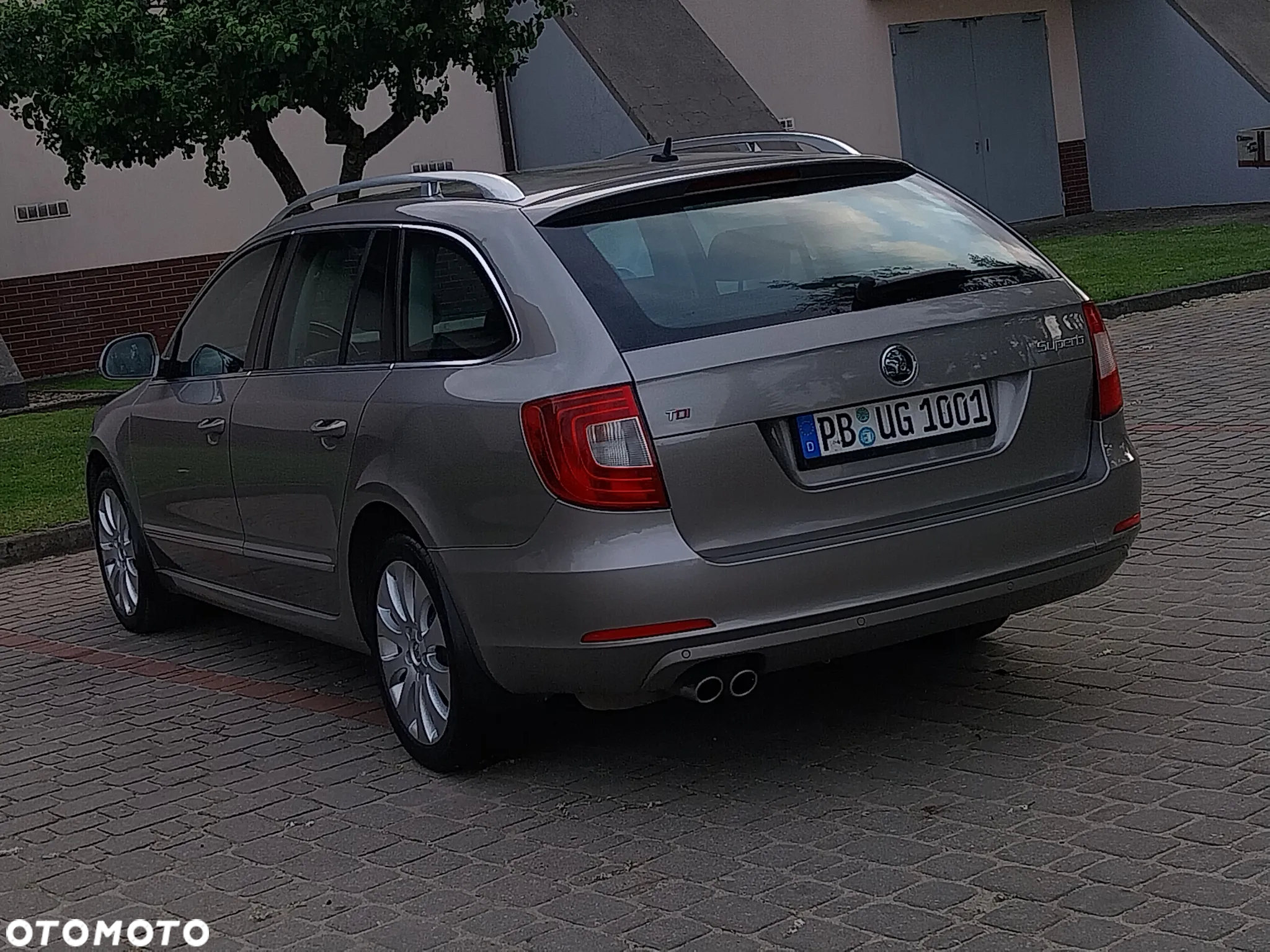 Skoda Superb 2.0 TDI DSG Exclusive - 3
