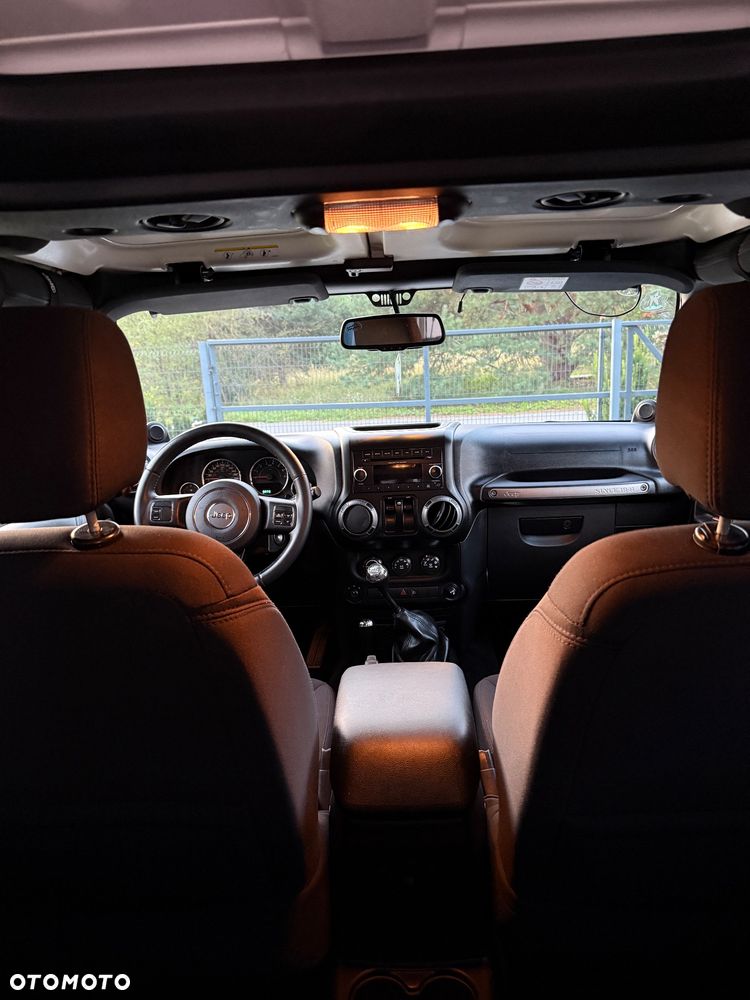 Jeep Wrangler - 9