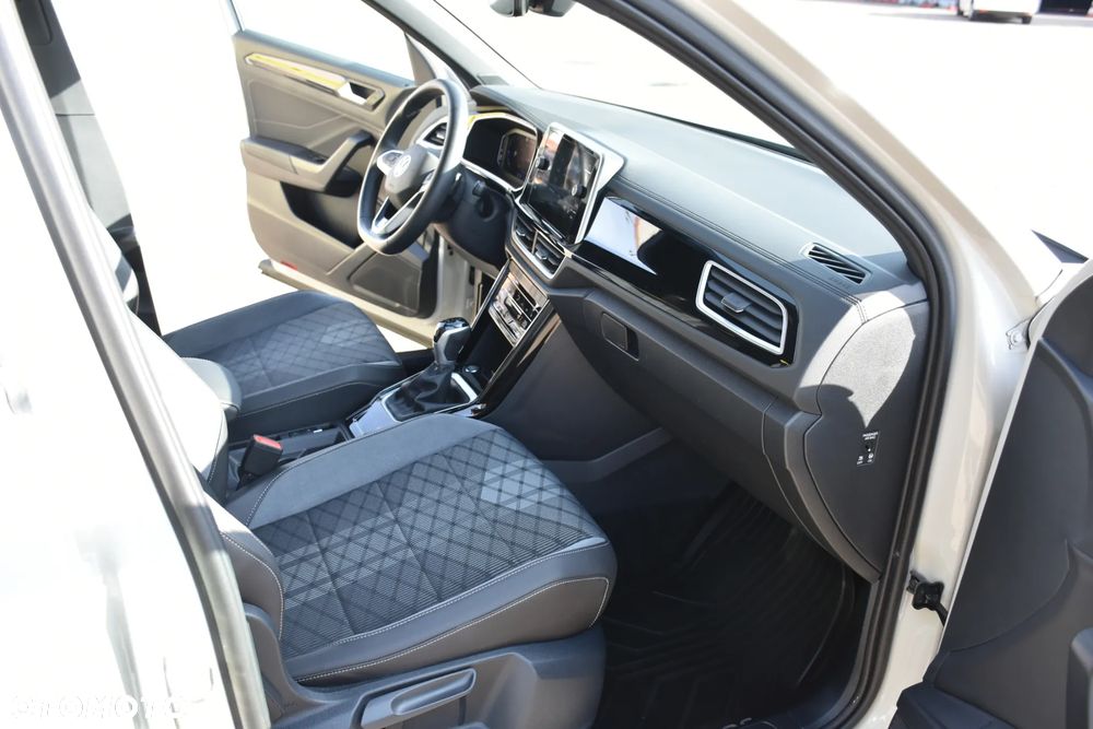 Volkswagen T-Roc - 17