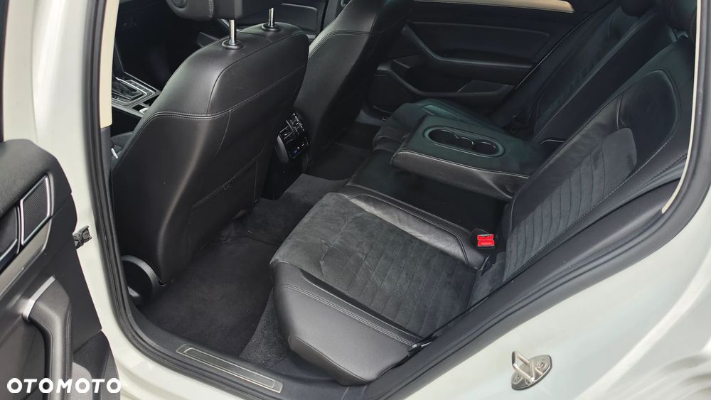 Volkswagen Passat 2.0 TDI SCR (BlueMotion Tech) 4Motion D Highline - 8