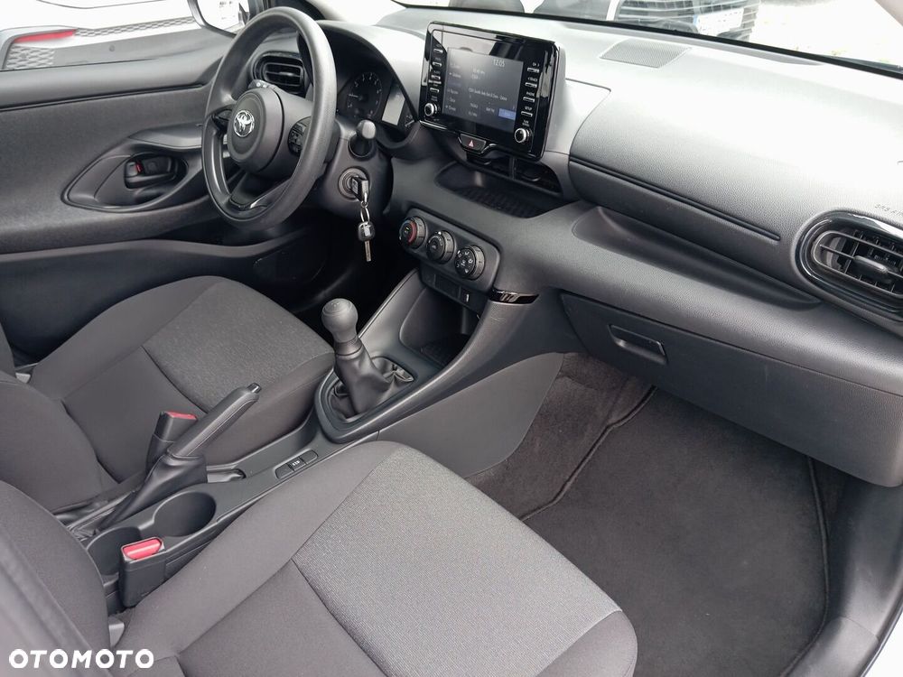 Toyota Yaris - 12